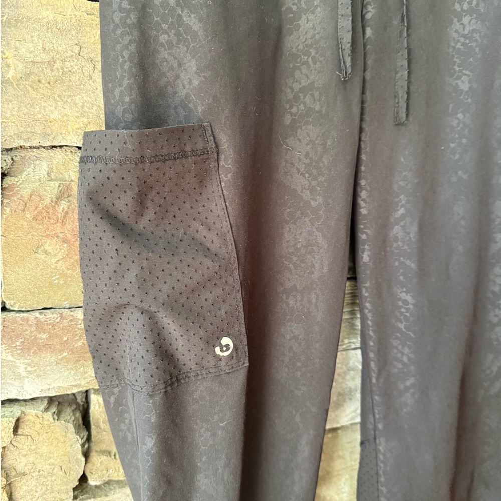 Barco One black snakeskin jogger scrub set S - Picture 8 of 9